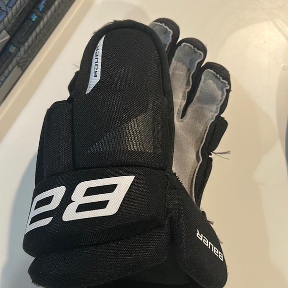 Bauer hockey left hand glove only junior size 11 - Picture 1 of 3